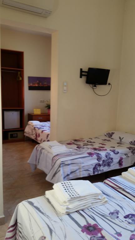 Hostal Tirso Plaza Мадрид Экстерьер фото