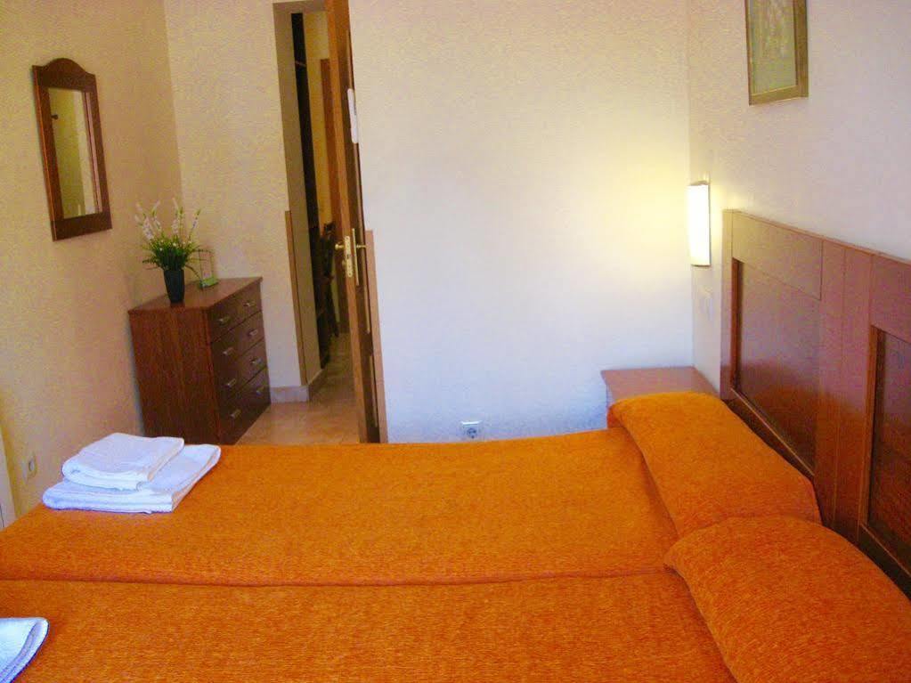 Hostal Tirso Plaza Мадрид Экстерьер фото