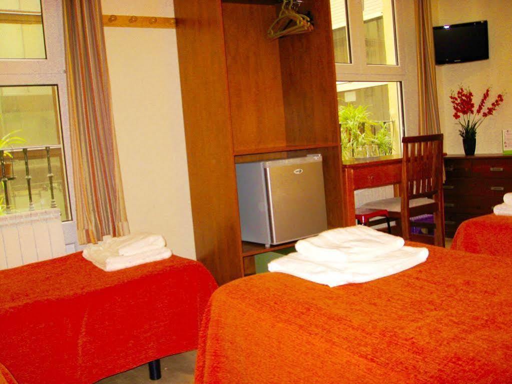 Hostal Tirso Plaza Мадрид Экстерьер фото