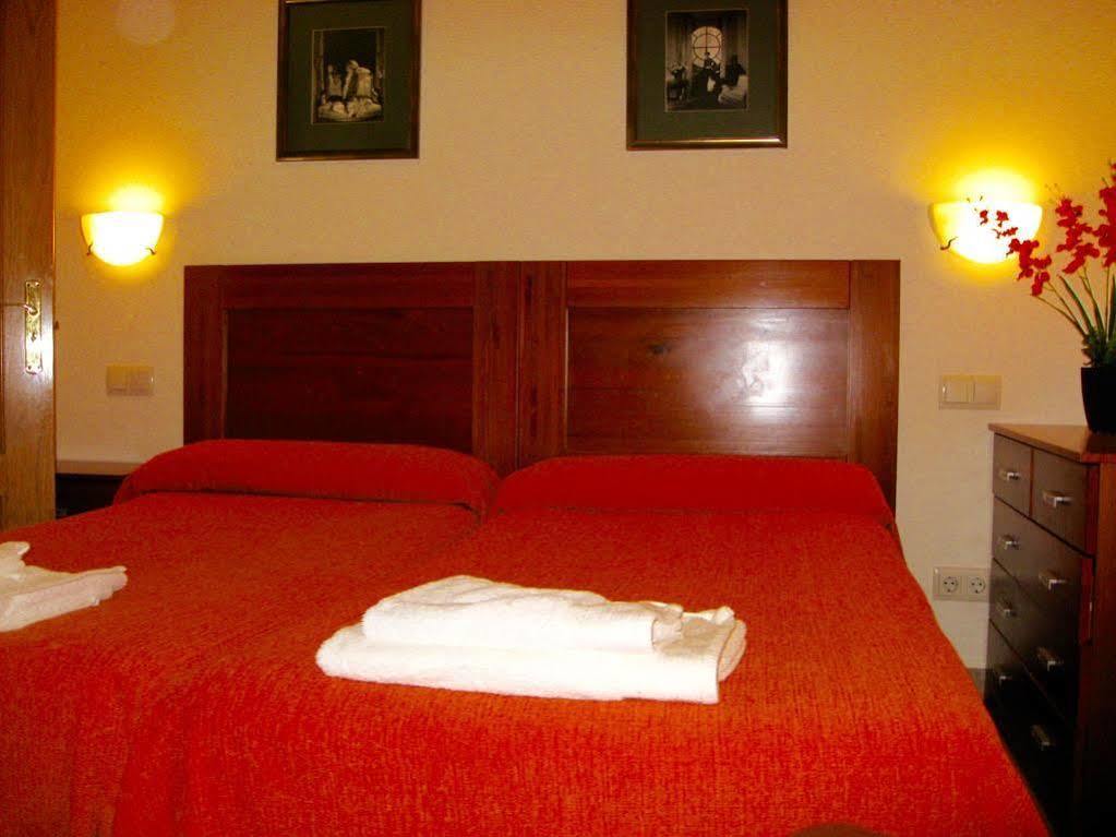 Hostal Tirso Plaza Мадрид Экстерьер фото