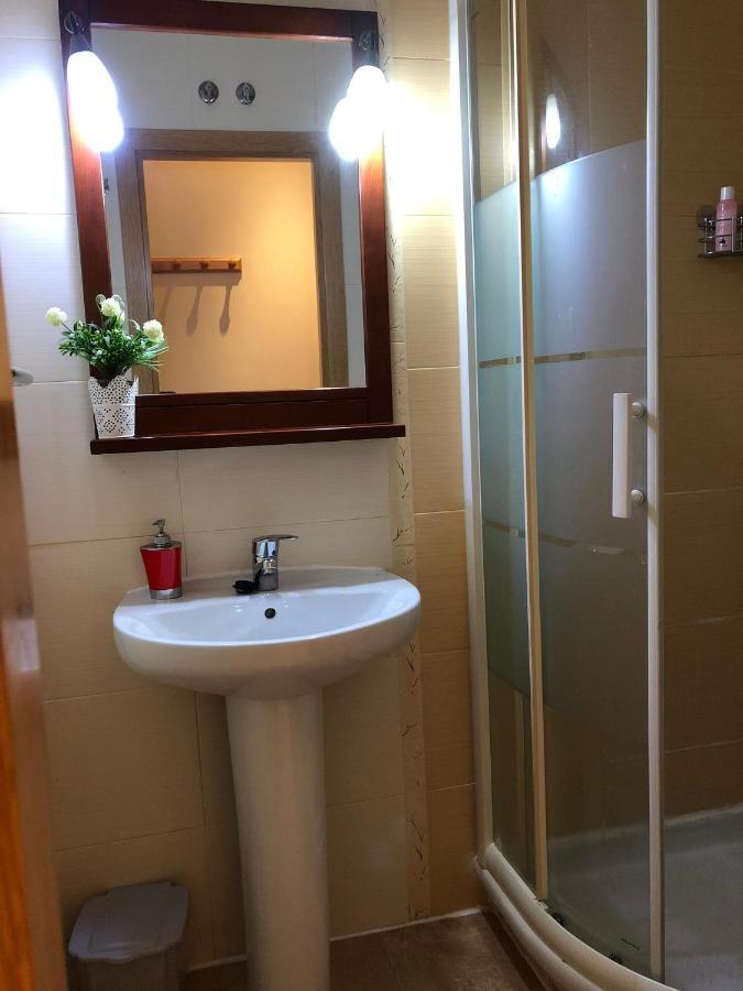 Hostal Tirso Plaza Мадрид Экстерьер фото