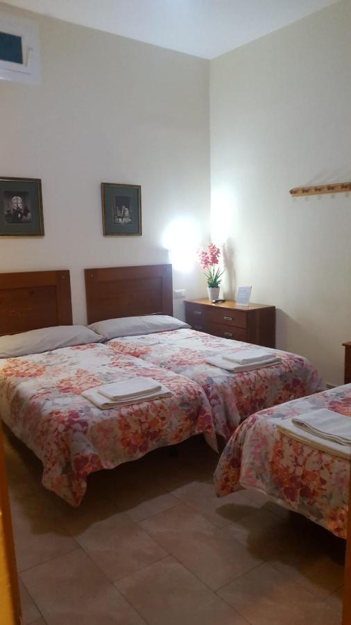 Hostal Tirso Plaza Мадрид Экстерьер фото