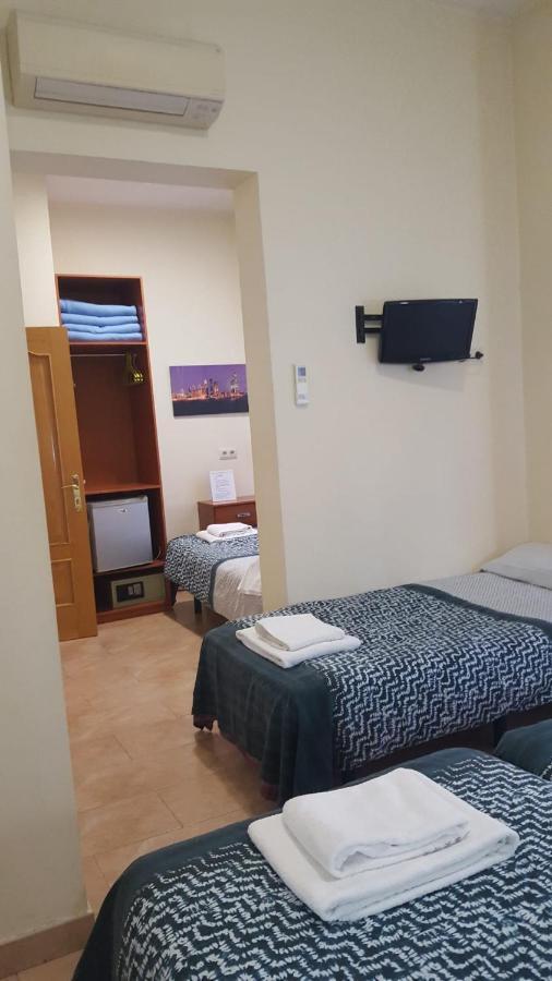 Hostal Tirso Plaza Мадрид Экстерьер фото