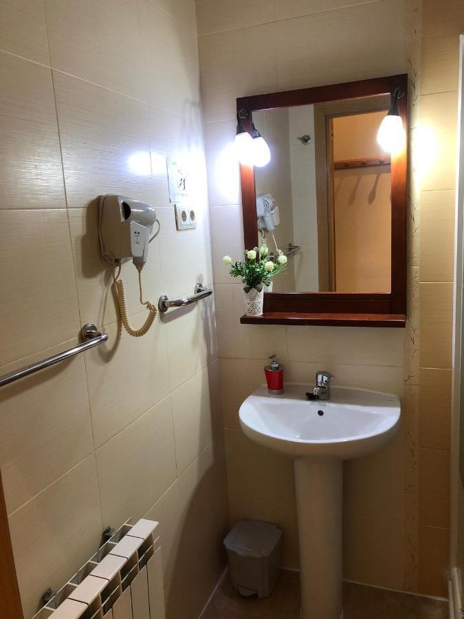 Hostal Tirso Plaza Мадрид Экстерьер фото