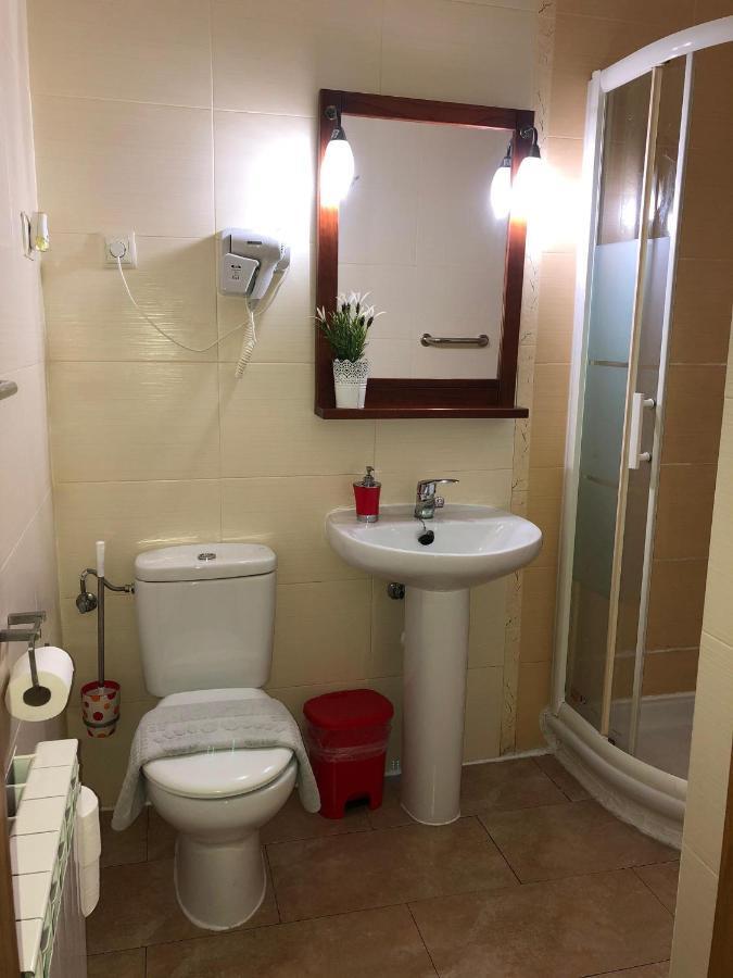 Hostal Tirso Plaza Мадрид Экстерьер фото